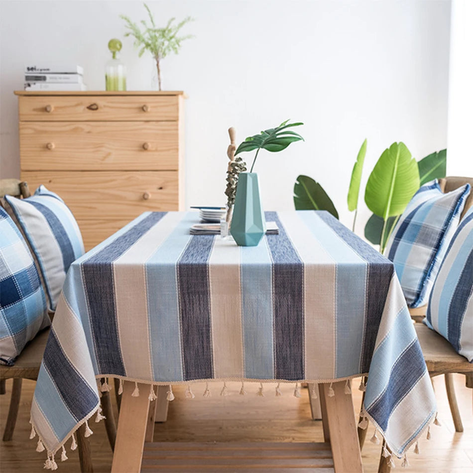 Textured Jacquard Checkered Tablecloth with Tassels | Cotton-Linen Winter Table Cover