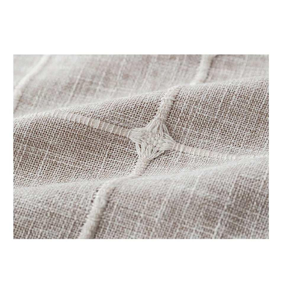 Textured Jacquard Checkered Tablecloth with Tassels | Cotton-Linen Winter Table Cover