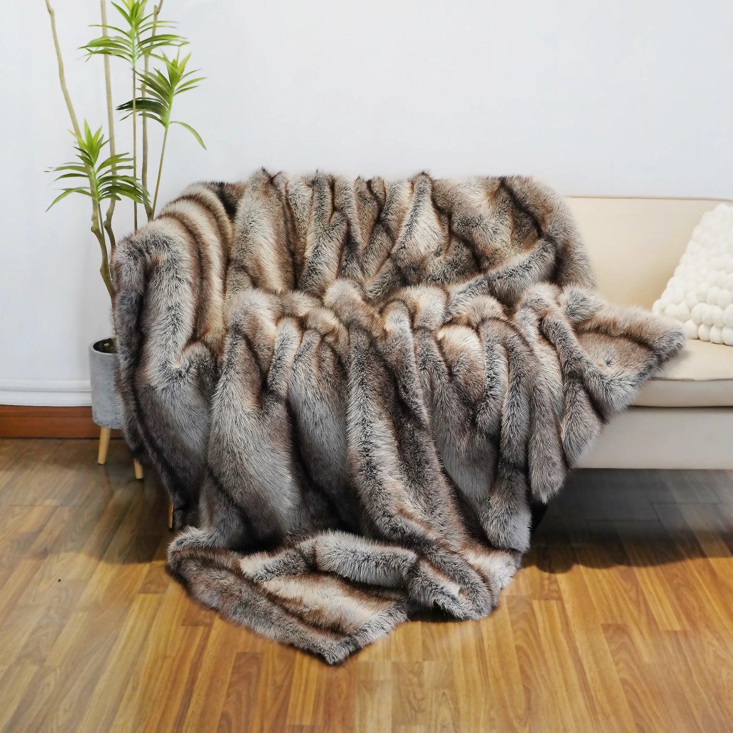 Luxury Faux Fox Fur Blanket – Super Soft Fuzzy Throw for Bed, Sofa & Home Décor