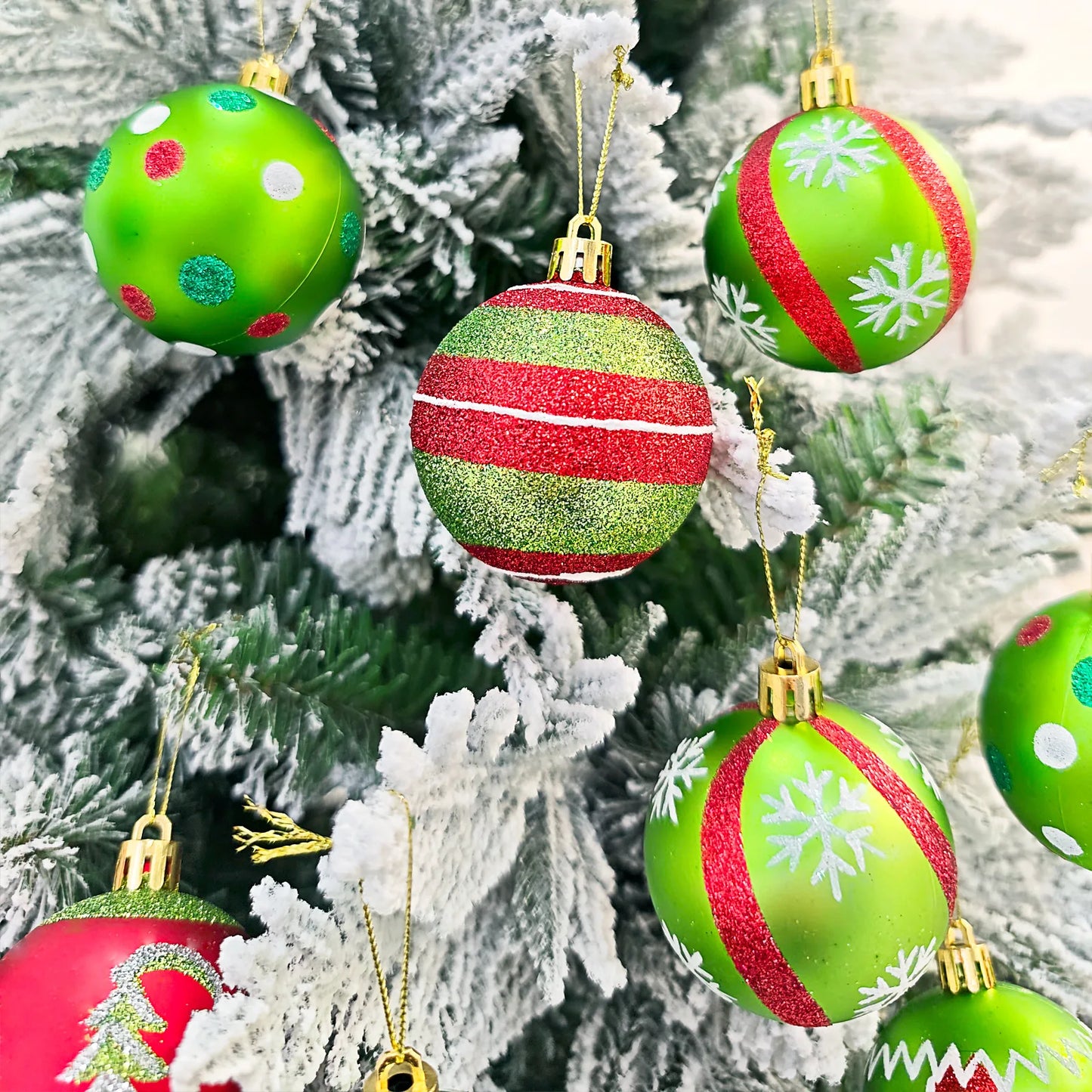 Set of 9/12/34 Grinch-Inspired Christmas Baubles – Green Painted Ornaments for Tree & Home Festive Décor