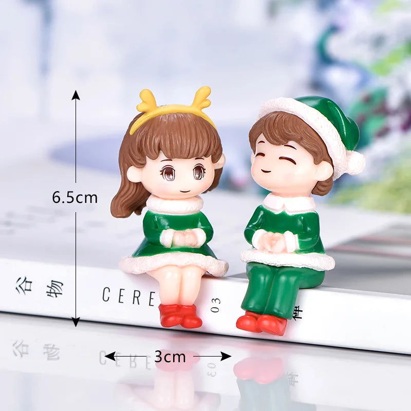 Cute Christmas Couple Figurines – Festive Holiday Lovers Ornament for Home Décor