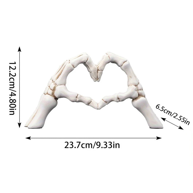 Halloween Skeleton Heart Figurine – Gothic Resin Hand Sculpture, Horror-Inspired Home Decoration