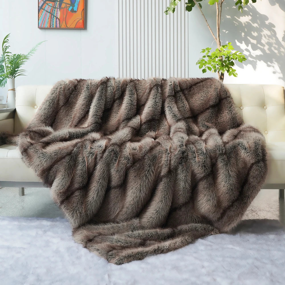 Luxury Faux Fox Fur Blanket – Super Soft Fuzzy Throw for Bed, Sofa & Home Décor