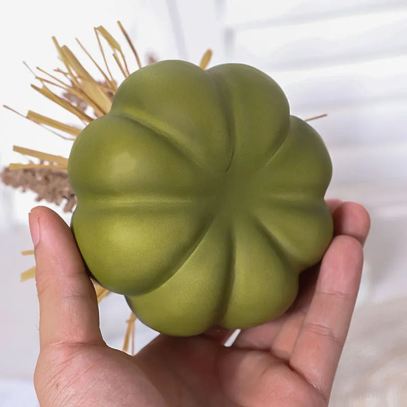 1PC Artificial Pumpkin Decoration with Foam Beads & Raffia Grass – Autumn Harvest Home, Office & Halloween Display Ornament