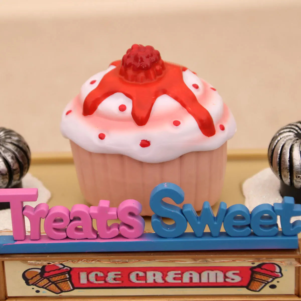 Glowing Christmas Music Box – Octave Ornament with Lights, Kids Gift & Festive Home Décor