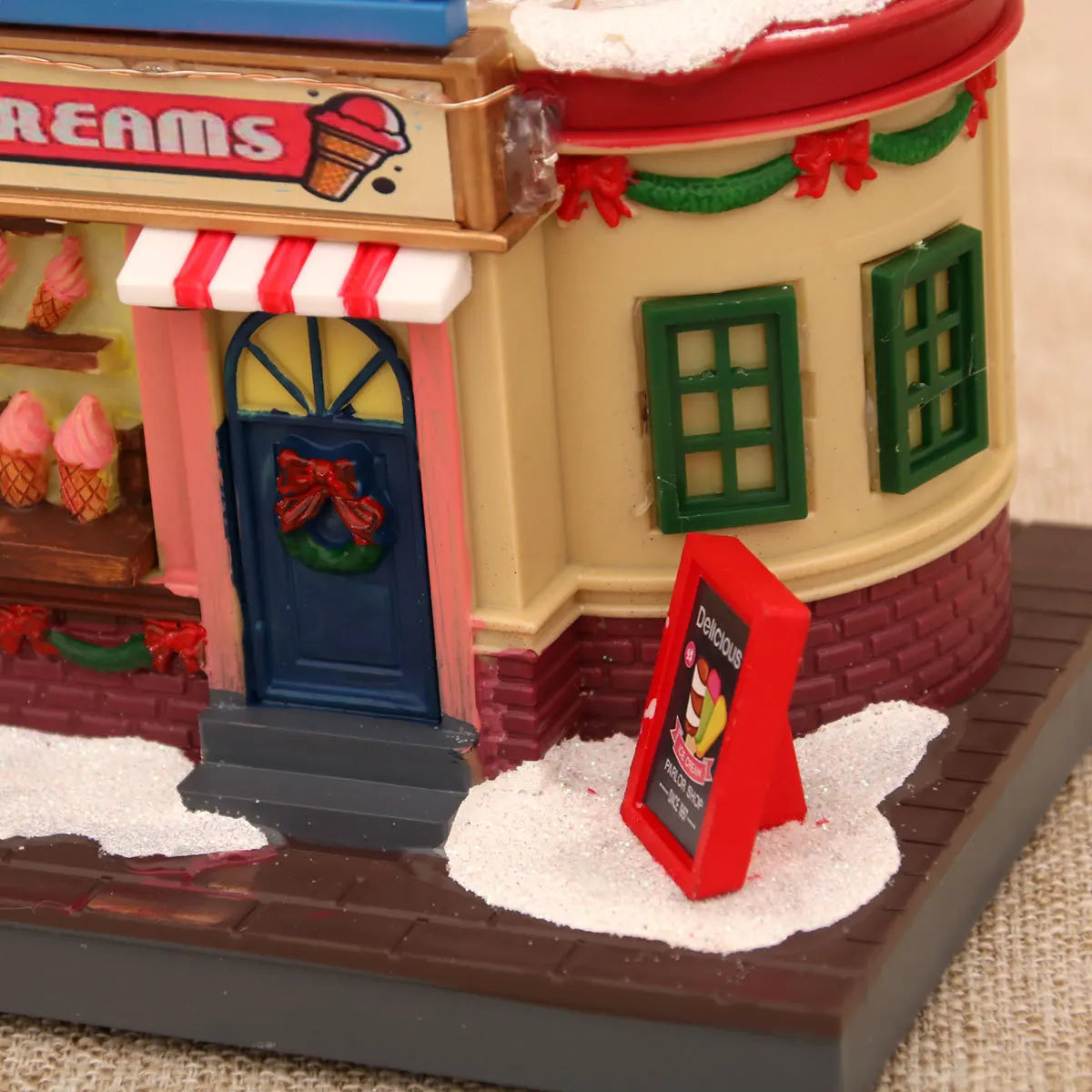 Glowing Christmas Music Box – Octave Ornament with Lights, Kids Gift & Festive Home Décor