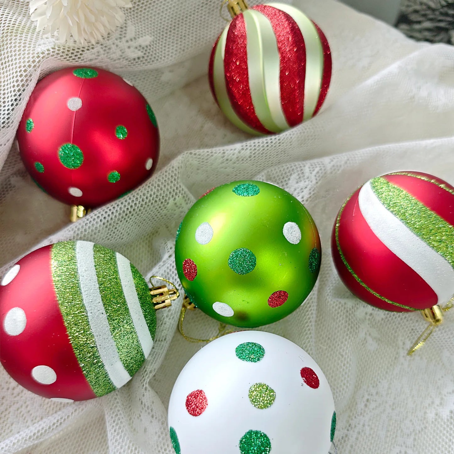 Set of 9/12/34 Grinch-Inspired Christmas Baubles – Green Painted Ornaments for Tree & Home Festive Décor