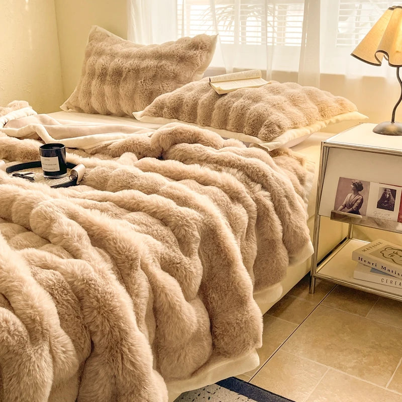 Luxury Premium Faux Rabbit Fur Blanket – Double-Sided Plush Thickened Cosy Nap Blanket